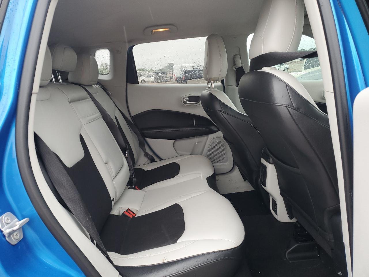 2018 Jeep Compass Latitude VIN: 3C4NJCBB5JT233279 Lot: 70304765