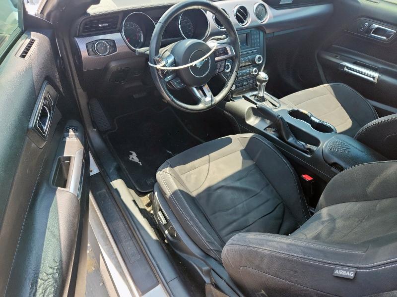  FORD MUSTANG 2016 Biały
