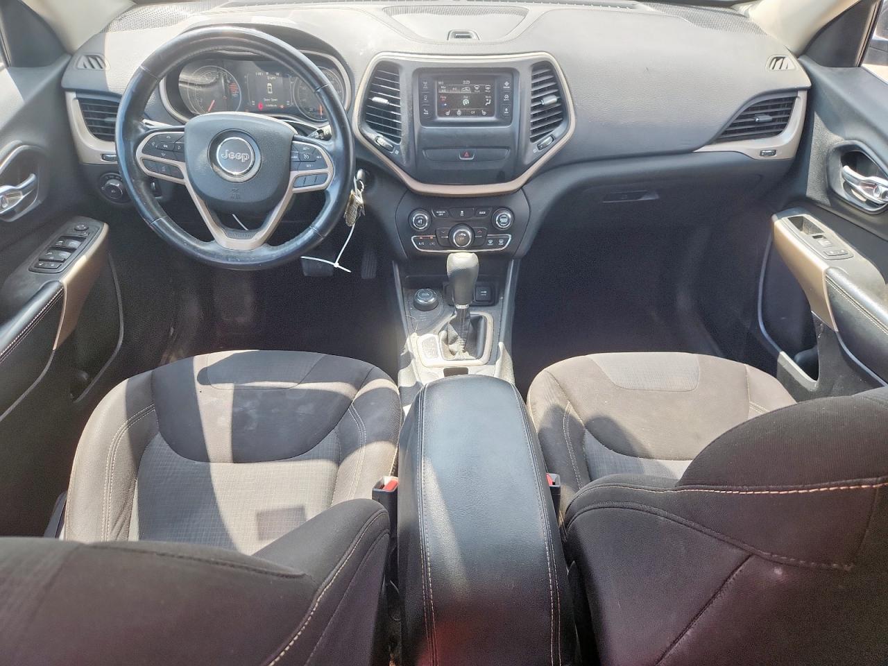 2017 Jeep Cherokee Latitude VIN: 1C4PJMCB0HW591391 Lot: 68426495