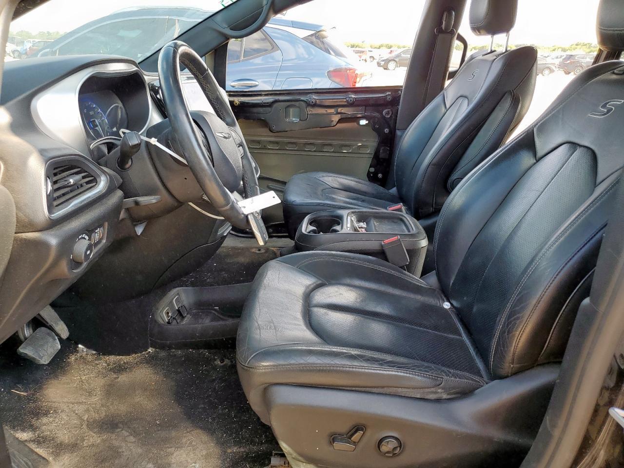 2019 Chrysler Pacifica Touring L VIN: 2C4RC1BG8KR570836 Lot: 68969335