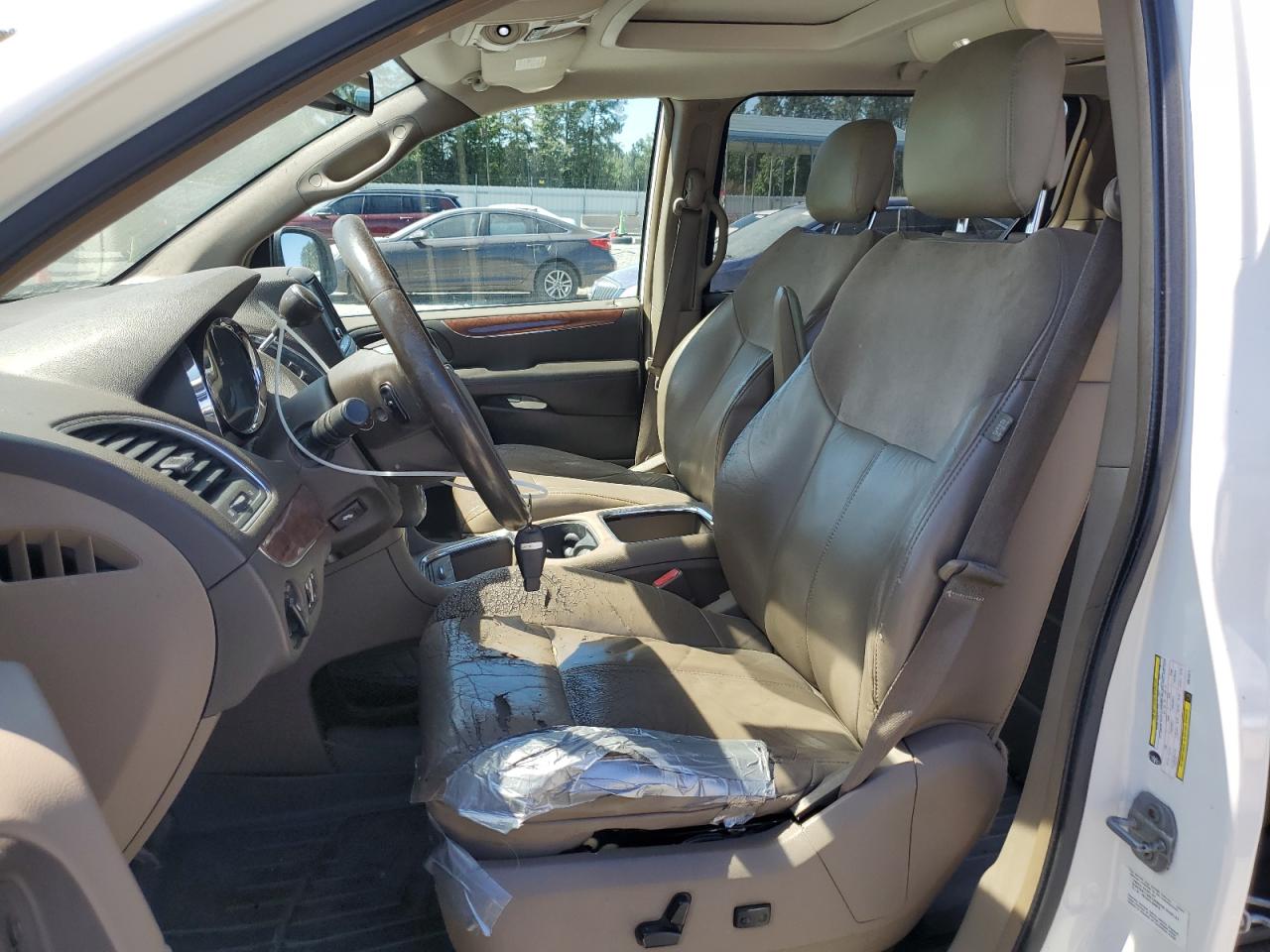2011 Chrysler Town & Country Limited VIN: 2A4RR6DG7BR615915 Lot: 70649155
