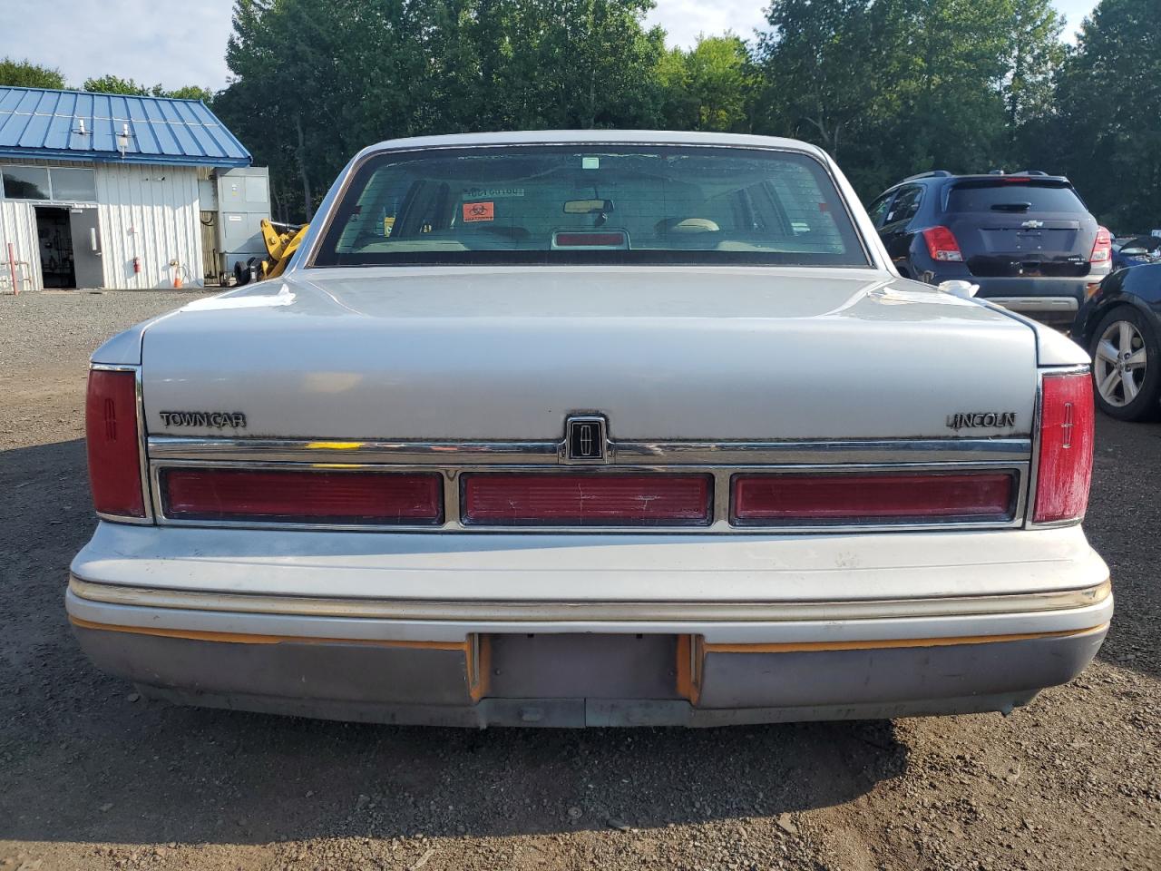 1995 Lincoln Town Car Signature VIN: 1LNLM82WXSY766237 Lot: 68703135