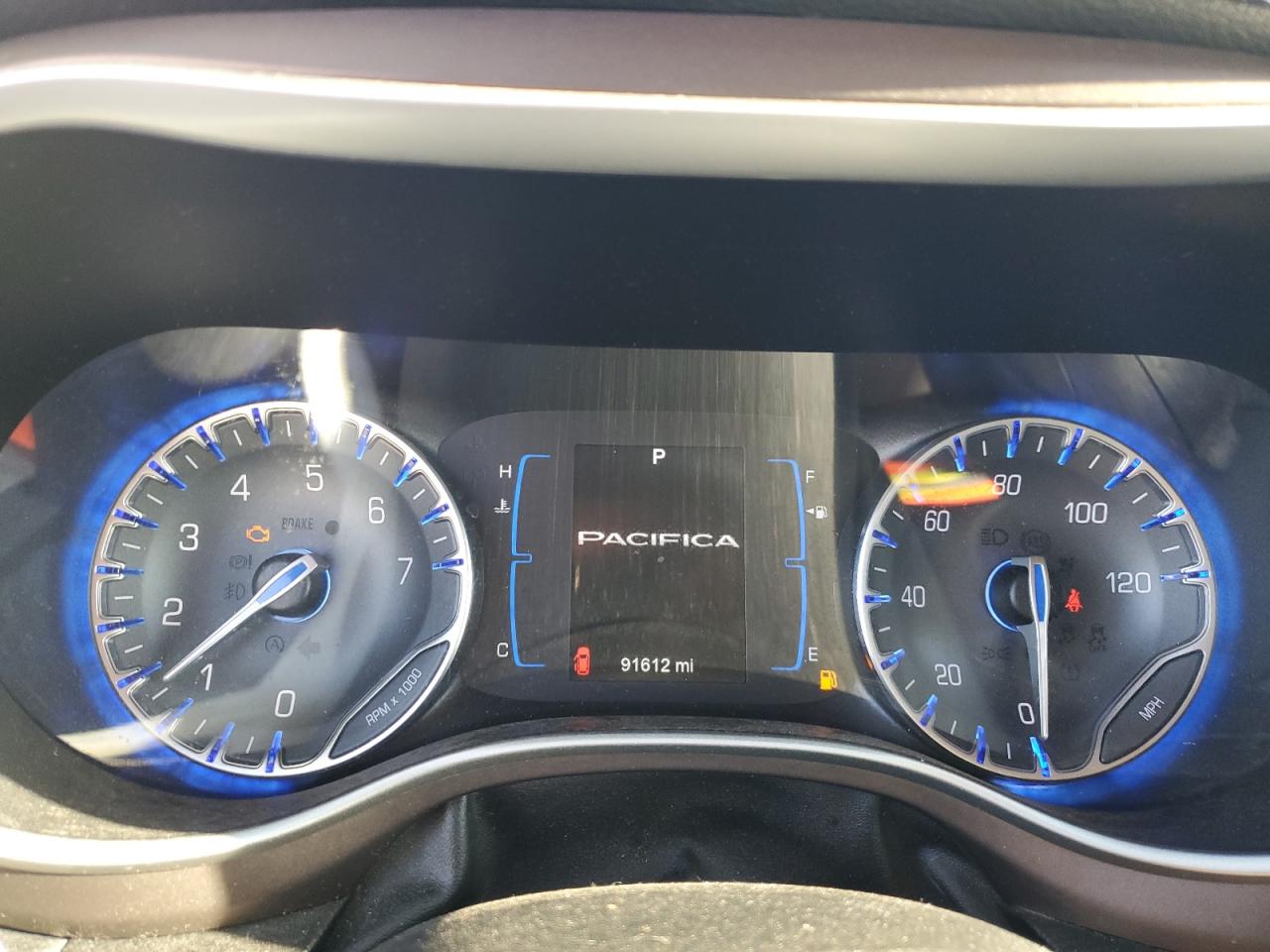 2017 Chrysler Pacifica Touring VIN: 2C4RC1DGXHR623221 Lot: 70761635