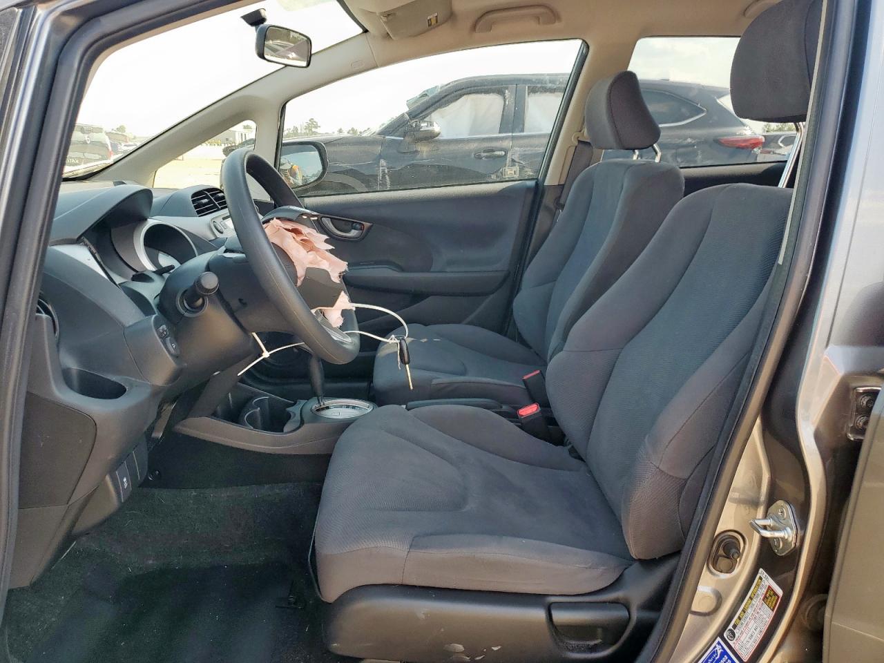 2013 Honda Fit VIN: JHMGE8H35DC083053 Lot: 70178245