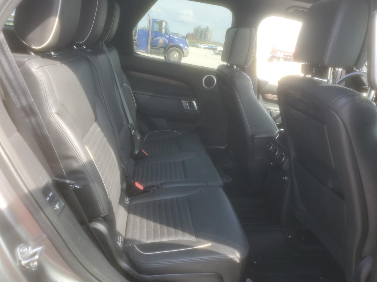 SALRT2RKXJA055316 2018 Land Rover Discovery Hse Luxury