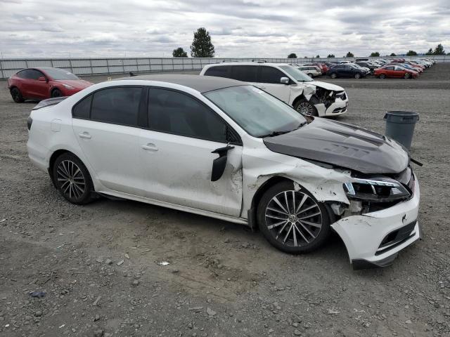  VOLKSWAGEN JETTA 2016 Белы
