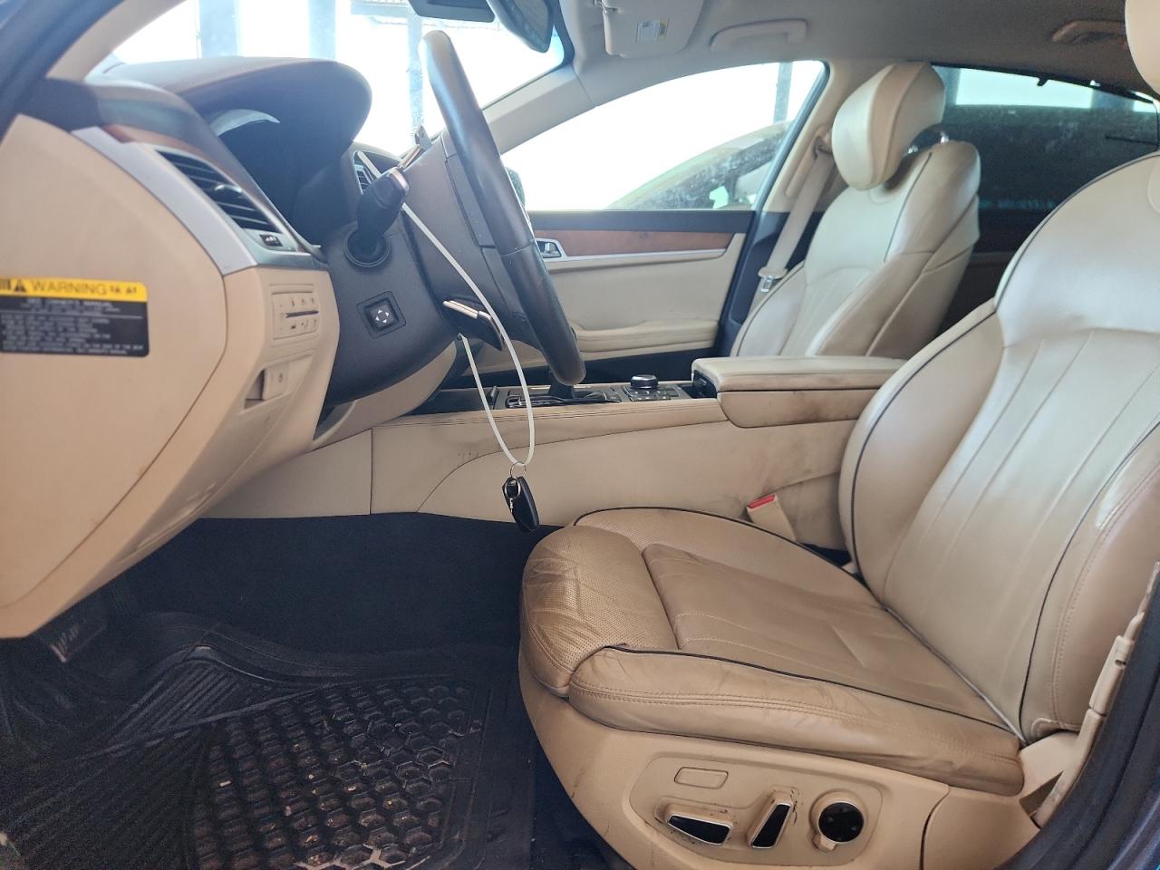 2015 Hyundai Genesis 3.8L VIN: KMHGN4JE0FU048080 Lot: 69770315