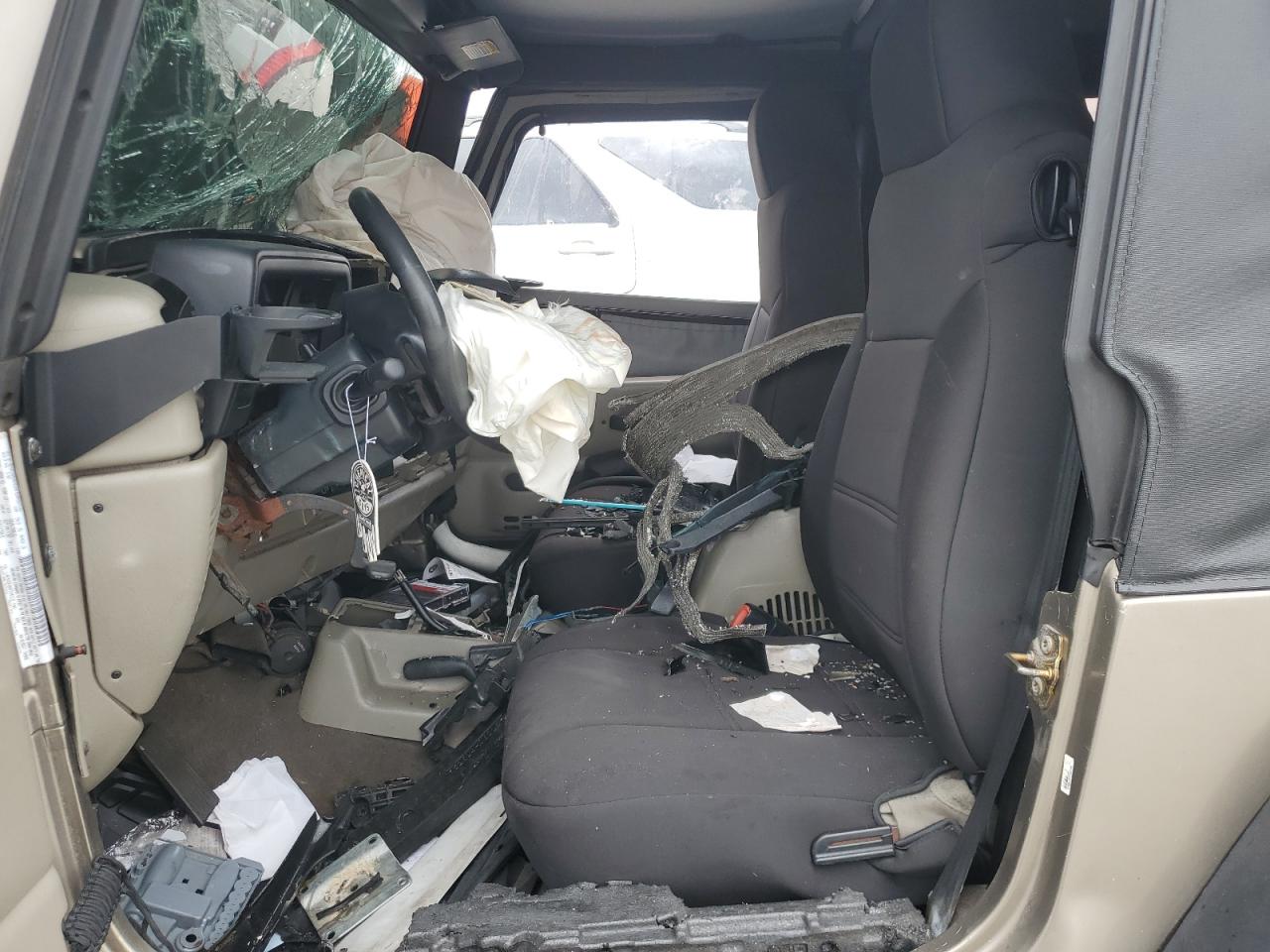 2004 Jeep Wrangler X VIN: 1J4FA39S84P744112 Lot: 67198435