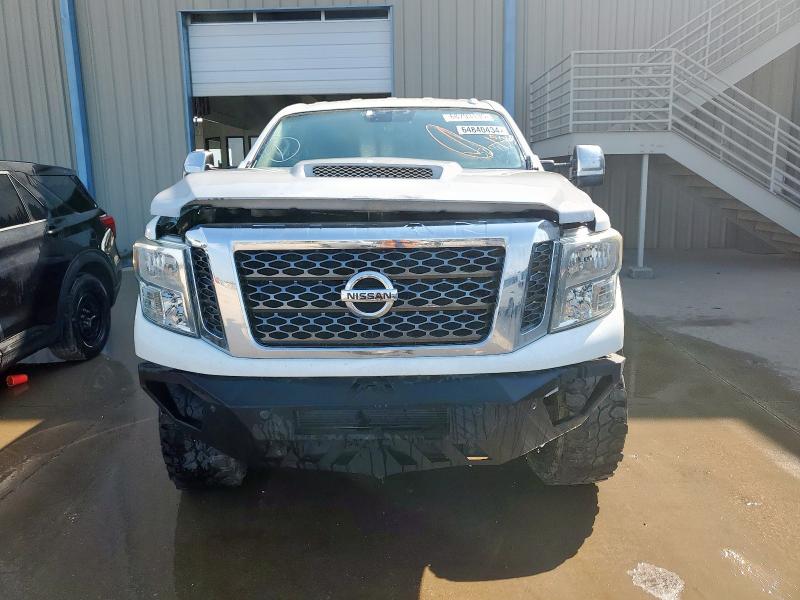 2016 NISSAN TITAN XD SL  