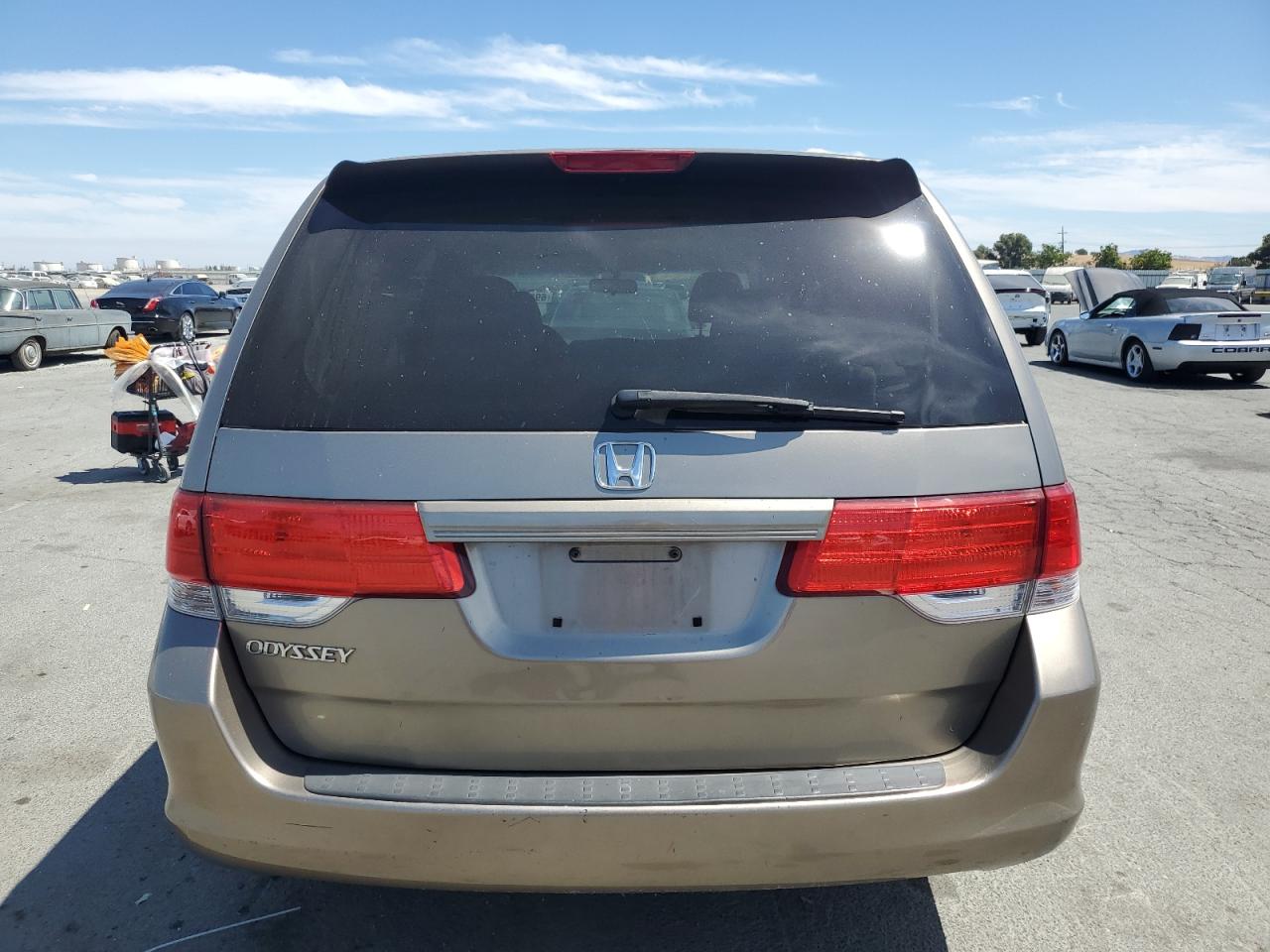 2010 Honda Odyssey Lx VIN: 5FNRL3H23AB300962 Lot: 69855085