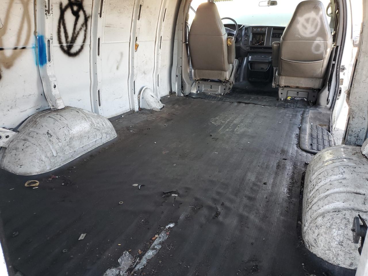 2004 Chevrolet Express G1500 VIN: 1GCEG15X541138226 Lot: 69067835