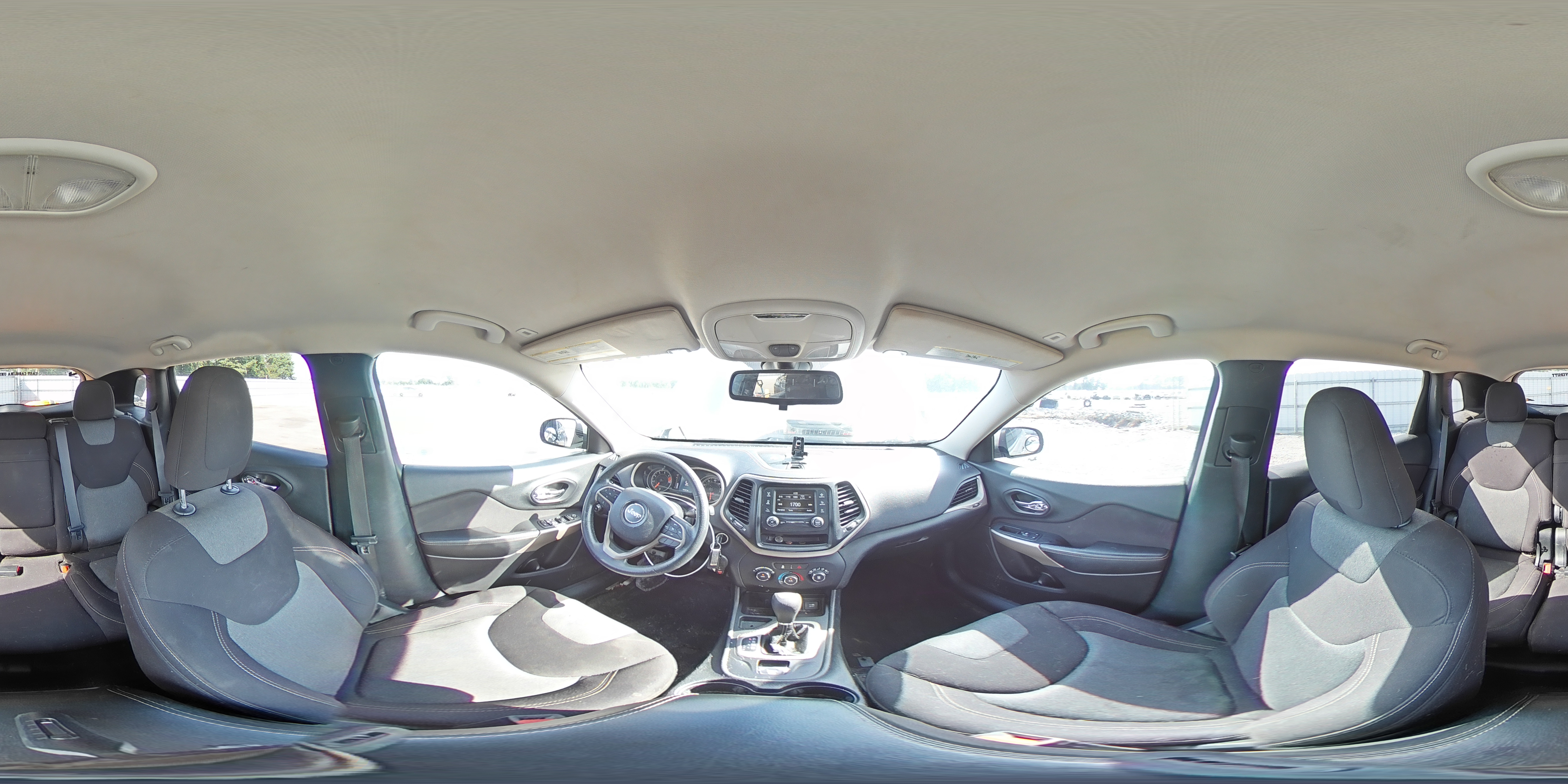 2018 Jeep Cherokee Latitude VIN: 1C4PJLCB5JD537337 Lot: 70461865