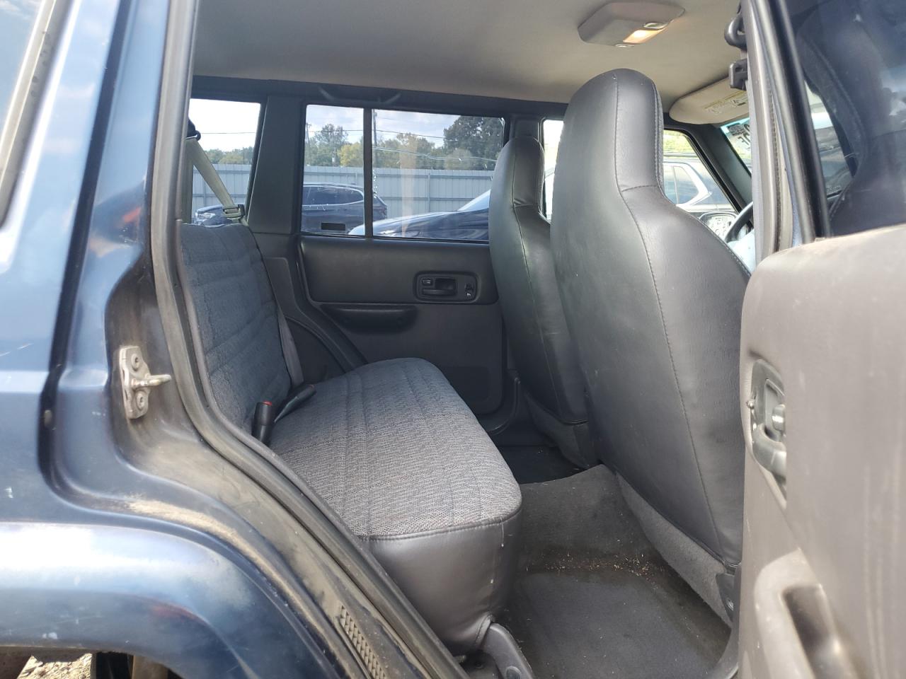 2000 Jeep Cherokee Sport VIN: 1J4FF48S0YL162365 Lot: 70168385