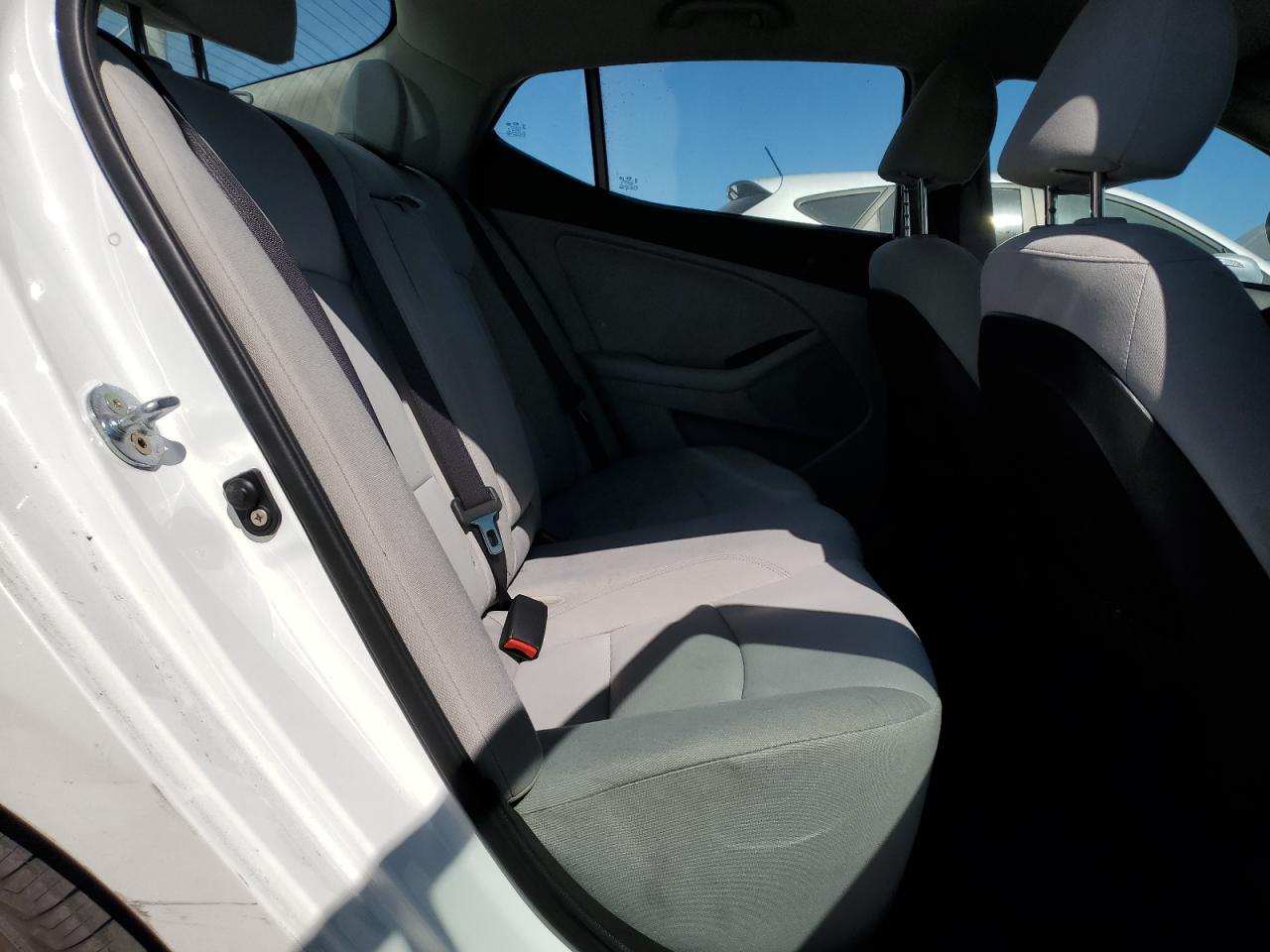 2015 Kia Optima Lx VIN: KNAGM4A75F5662770 Lot: 70351775