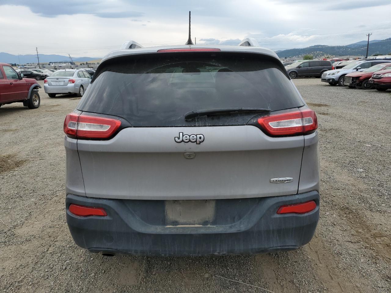 2018 Jeep Cherokee Latitude VIN: 1C4PJLCB4JD560737 Lot: 70369835
