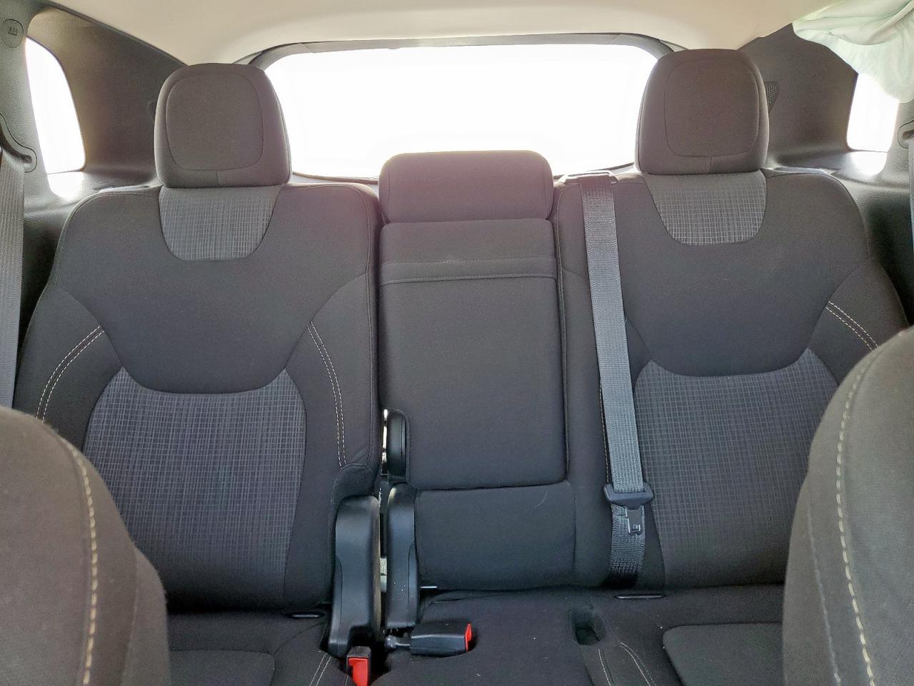 2016 Jeep Cherokee Latitude VIN: 1C4PJLCS9GW217483 Lot: 70473485