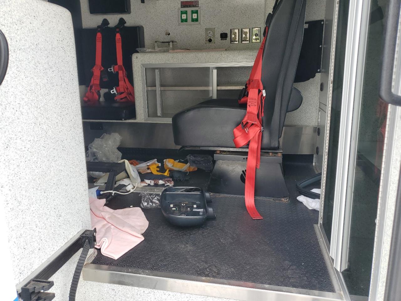 2017 Ford Econoline E350 Super Duty Cutaway Van VIN: 1FDWE3FS1HDC37893 Lot: 67583325