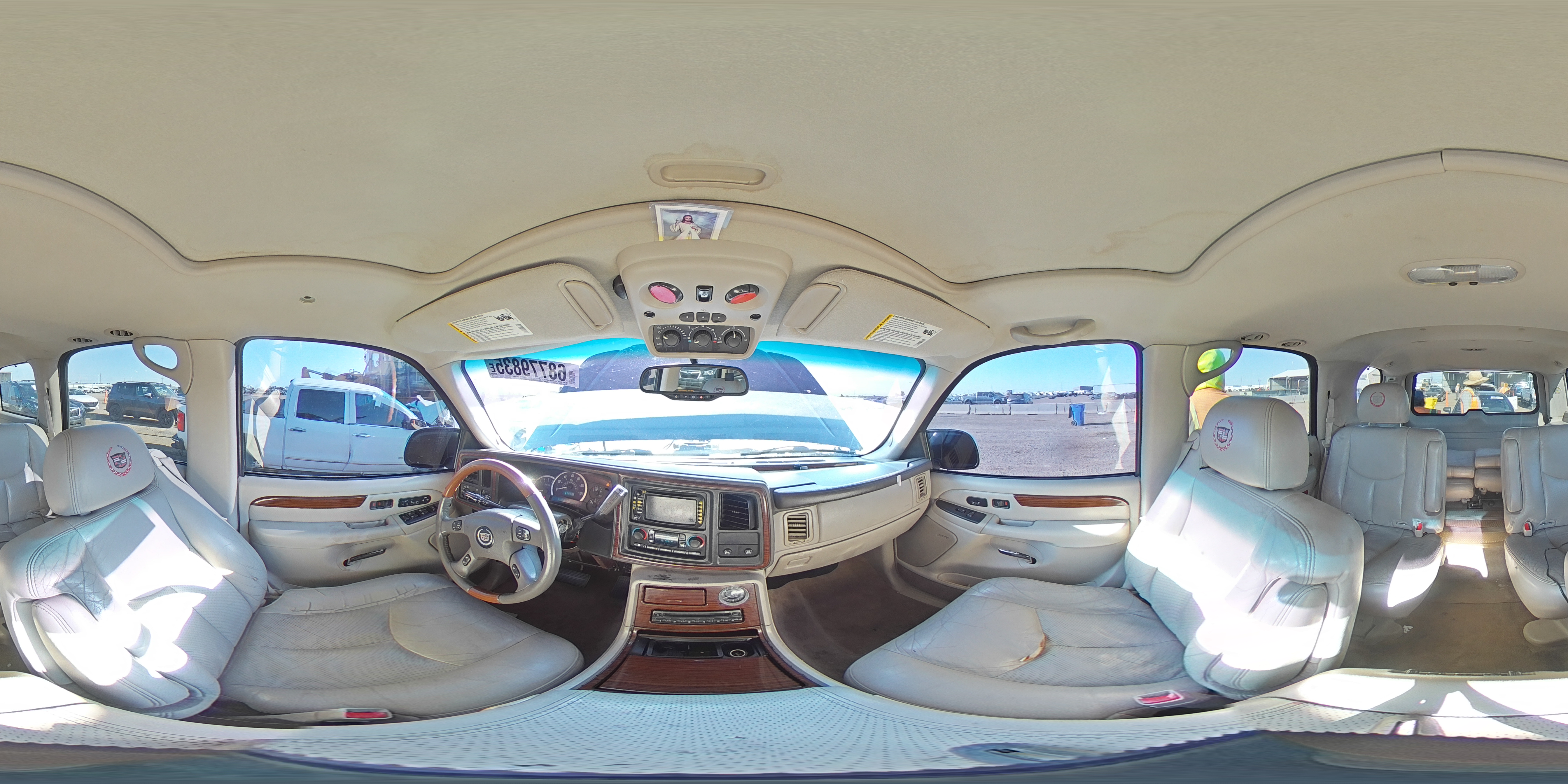 2004 Cadillac Escalade Luxury VIN: 1GYEK63N64R276320 Lot: 68779835