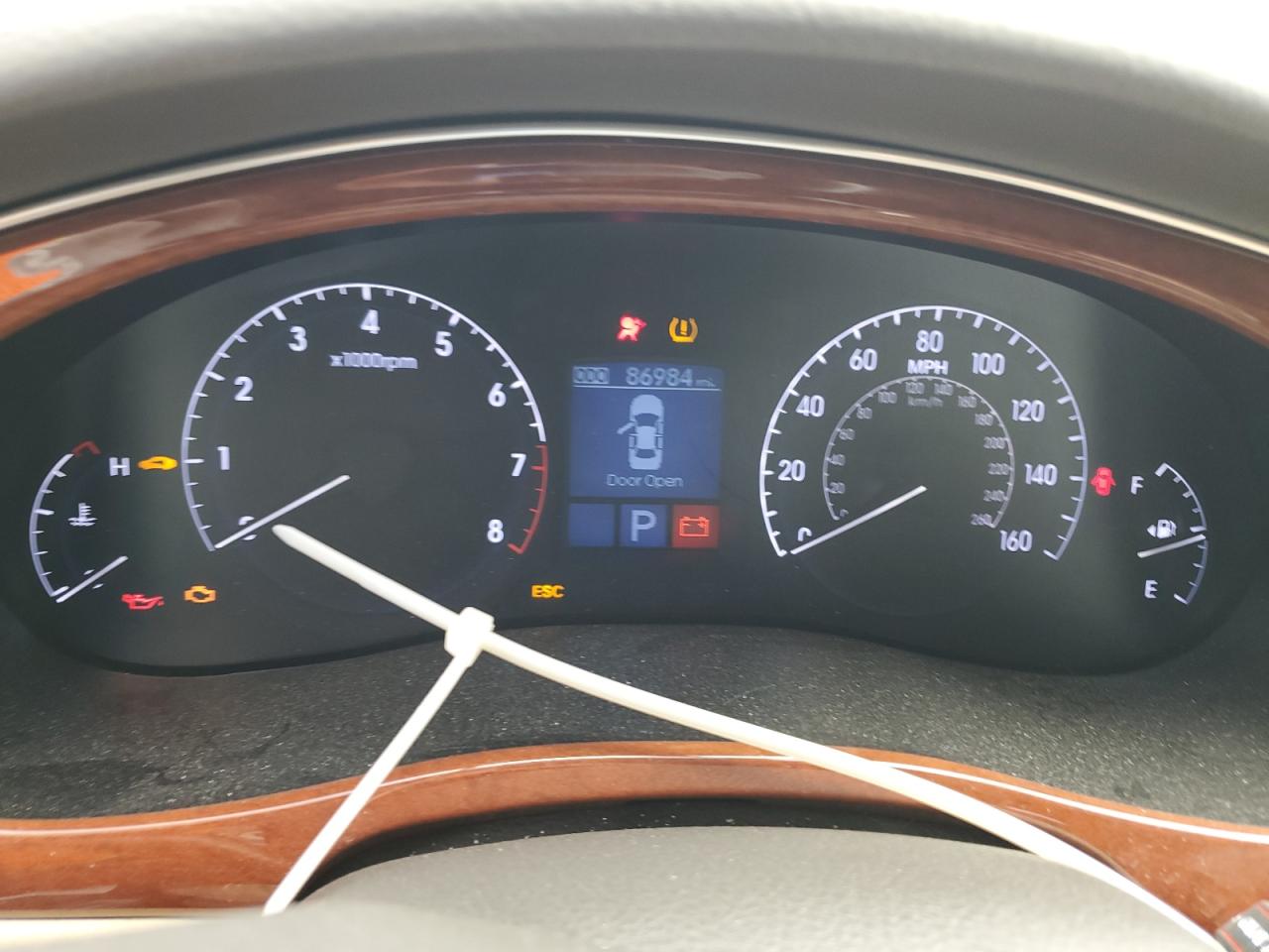 2013 Hyundai Genesis 3.8L VIN: KMHGC4DD5DU258535 Lot: 71126125