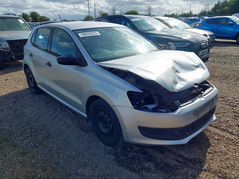 2010 VOLKSWAGEN POLO S