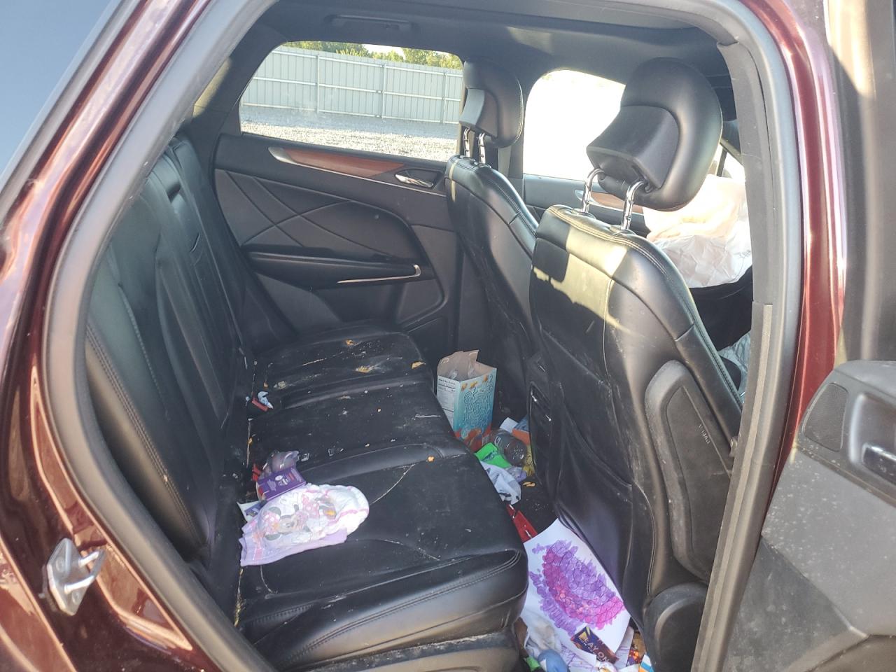 2017 Lincoln Mkc Select VIN: 5LMCJ2D93HUL04483 Lot: 70820925