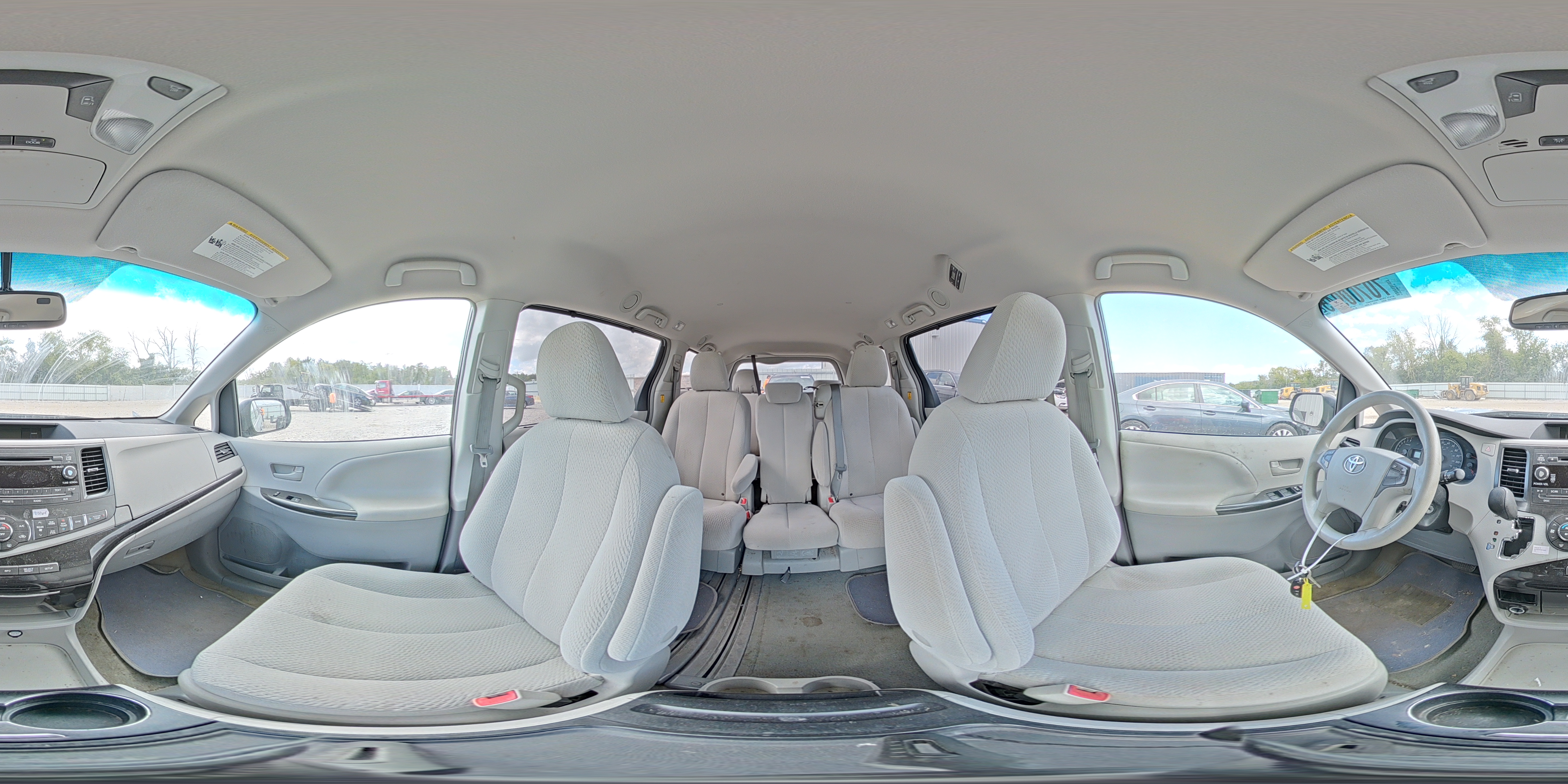 2013 Toyota Sienna Le VIN: 5TDKK3DCXDS295653 Lot: 70700945