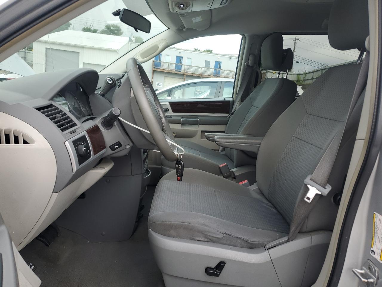 2010 Chrysler Town & Country Touring VIN: 2A4RR5D12AR374169 Lot: 69672065