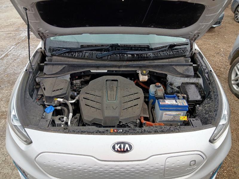 2020 KIA E-NIRO 4