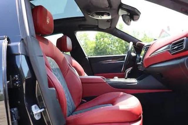 2022 MASERATI LEVANTE BASE  