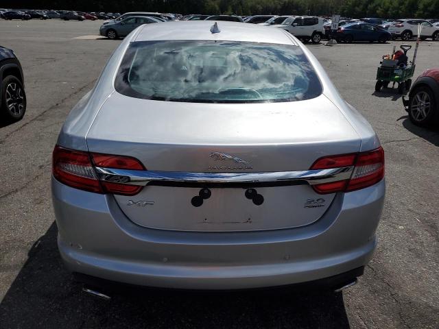 Sedans JAGUAR XF 2015 Srebrny