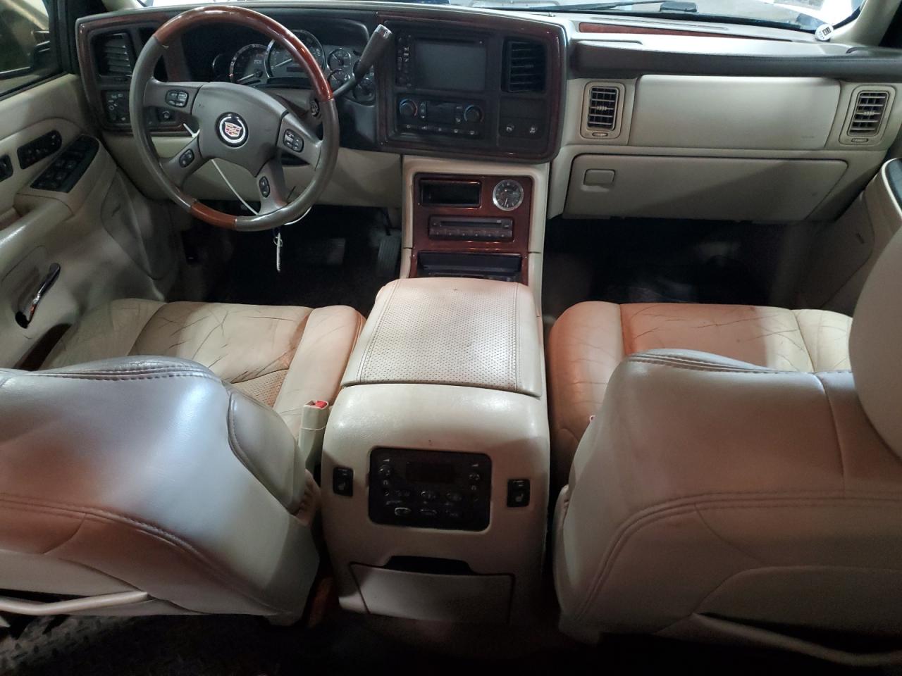 2005 Cadillac Escalade Luxury VIN: 1GYEK63N05R268473 Lot: 70662375