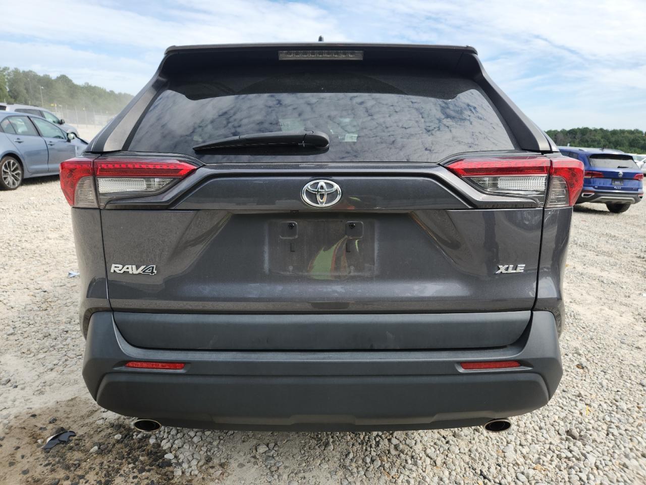 2021 Toyota Rav4 Xle VIN: 2T3W1RFV9MC170634 Lot: 70368865