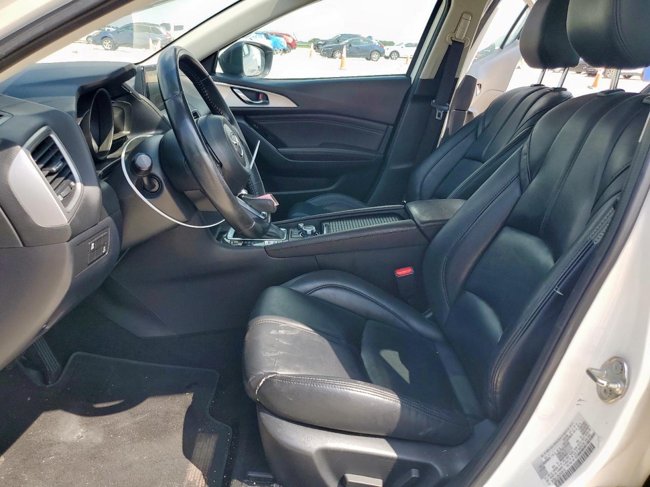 2018 Mazda 3 Touring VIN: 3MZBN1V35JM184141 Lot: 70117525