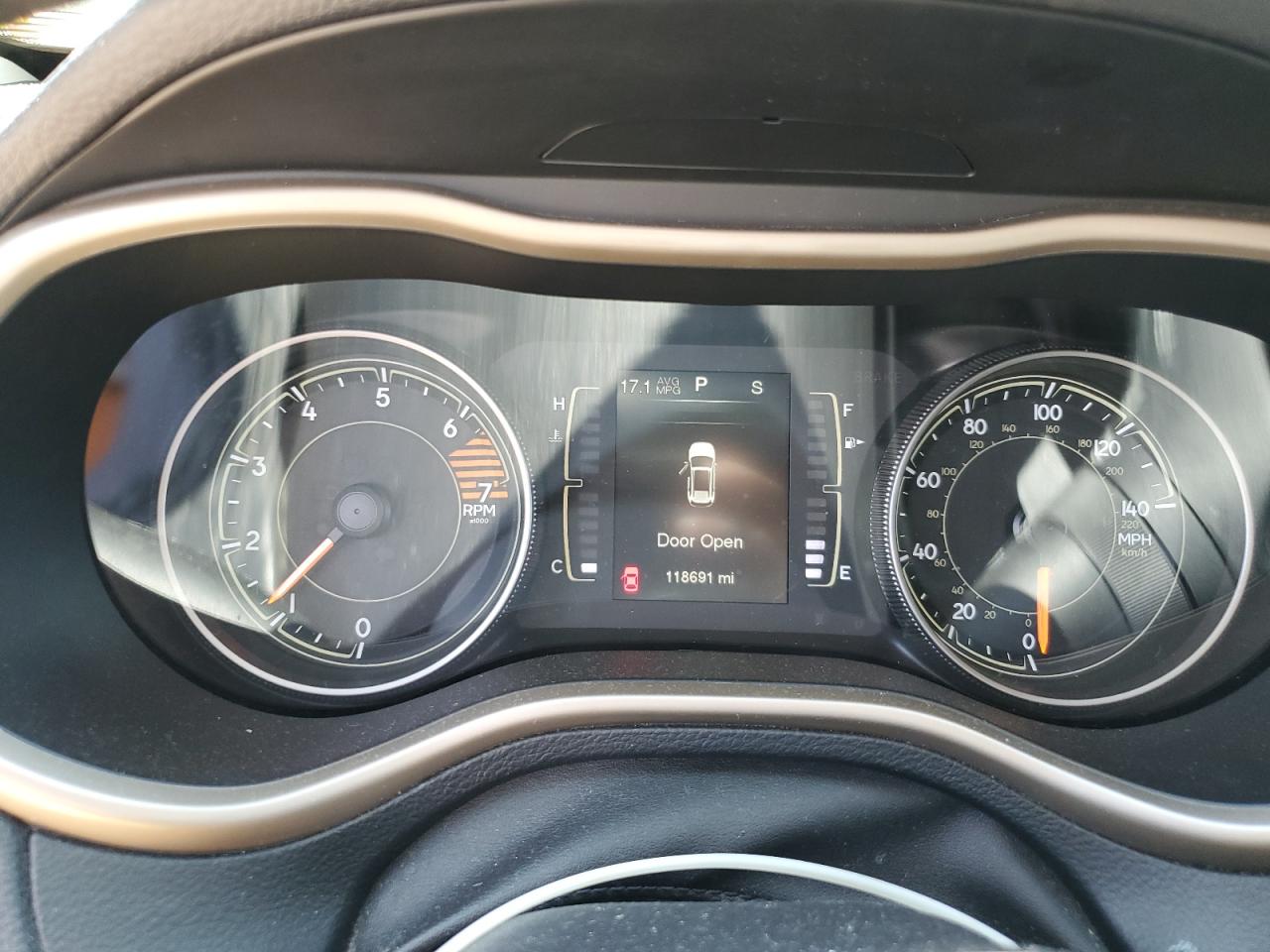 2016 Jeep Cherokee Latitude VIN: 1C4PJLCB0GW135335 Lot: 67112205