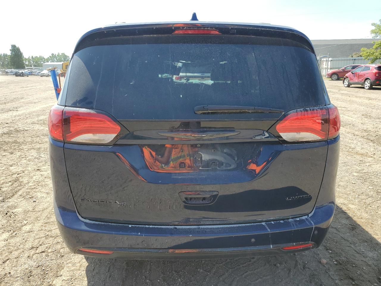 2020 Chrysler Pacifica Limited VIN: 2C4RC1GG5LR135573 Lot: 70537615