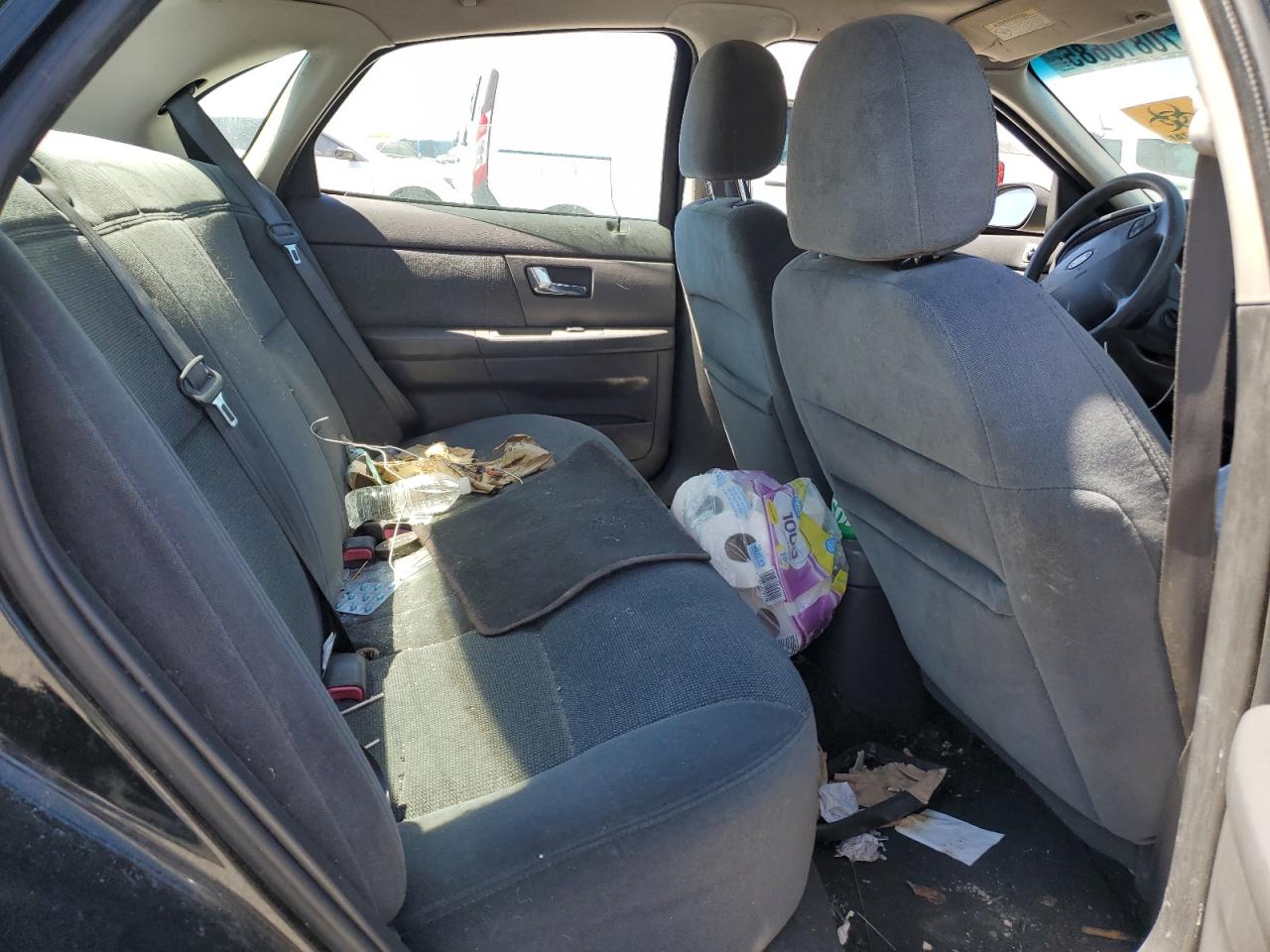 2000 Ford Taurus Se VIN: 1FAFP53U6YG292635 Lot: 70810685