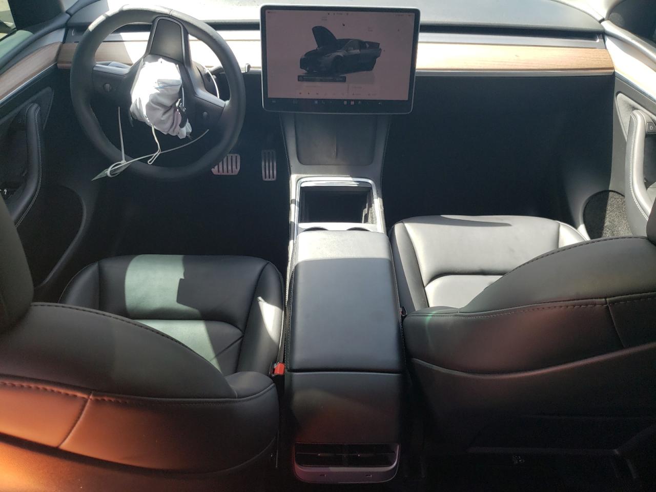 2025 Tesla Model Y VIN: 7SAYGDEF4SF310131 Lot: 68002275