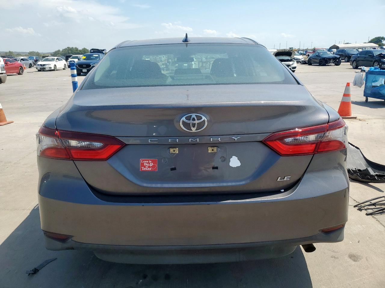 4T1C11AK6NU498765 2022 Toyota Camry Le