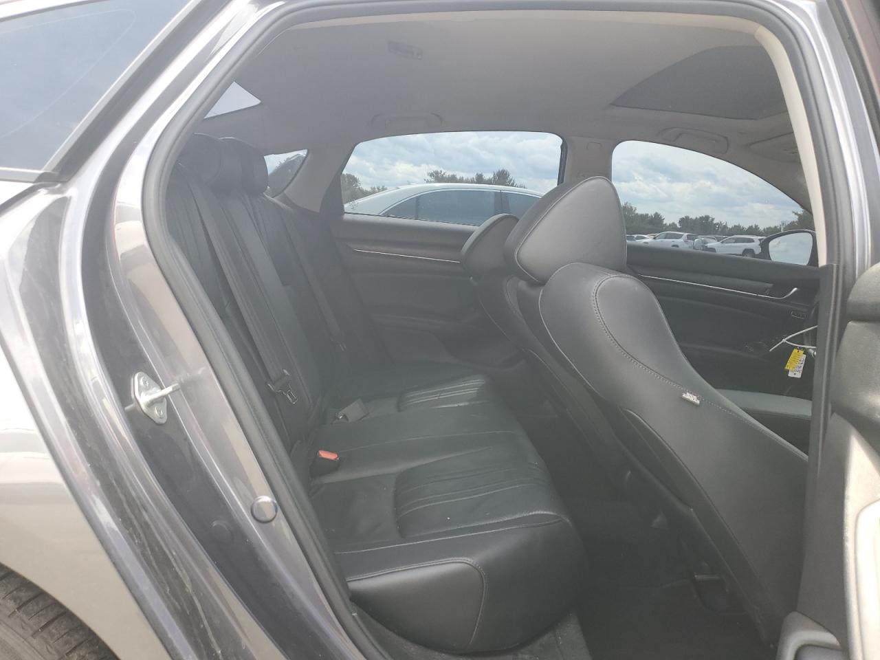 2022 Honda Accord Touring VIN: 1HGCV2F94NA005558 Lot: 70187625