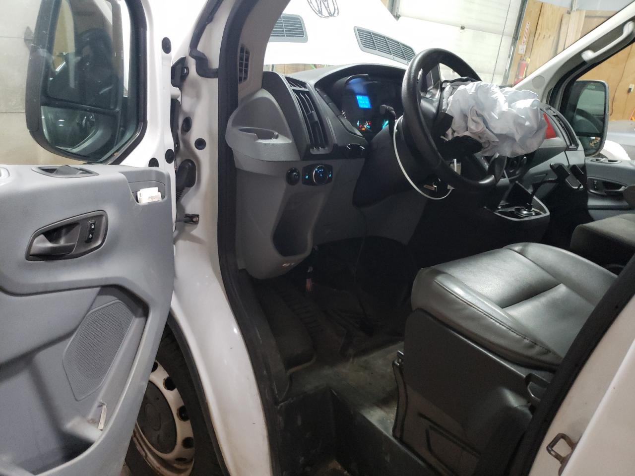 2015 Ford Transit T-250 VIN: 1FTCR2CM8FKA93926 Lot: 68336915