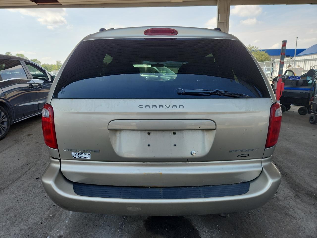 2003 Dodge Caravan Sport VIN: 1D4GP45303B111700 Lot: 69298565