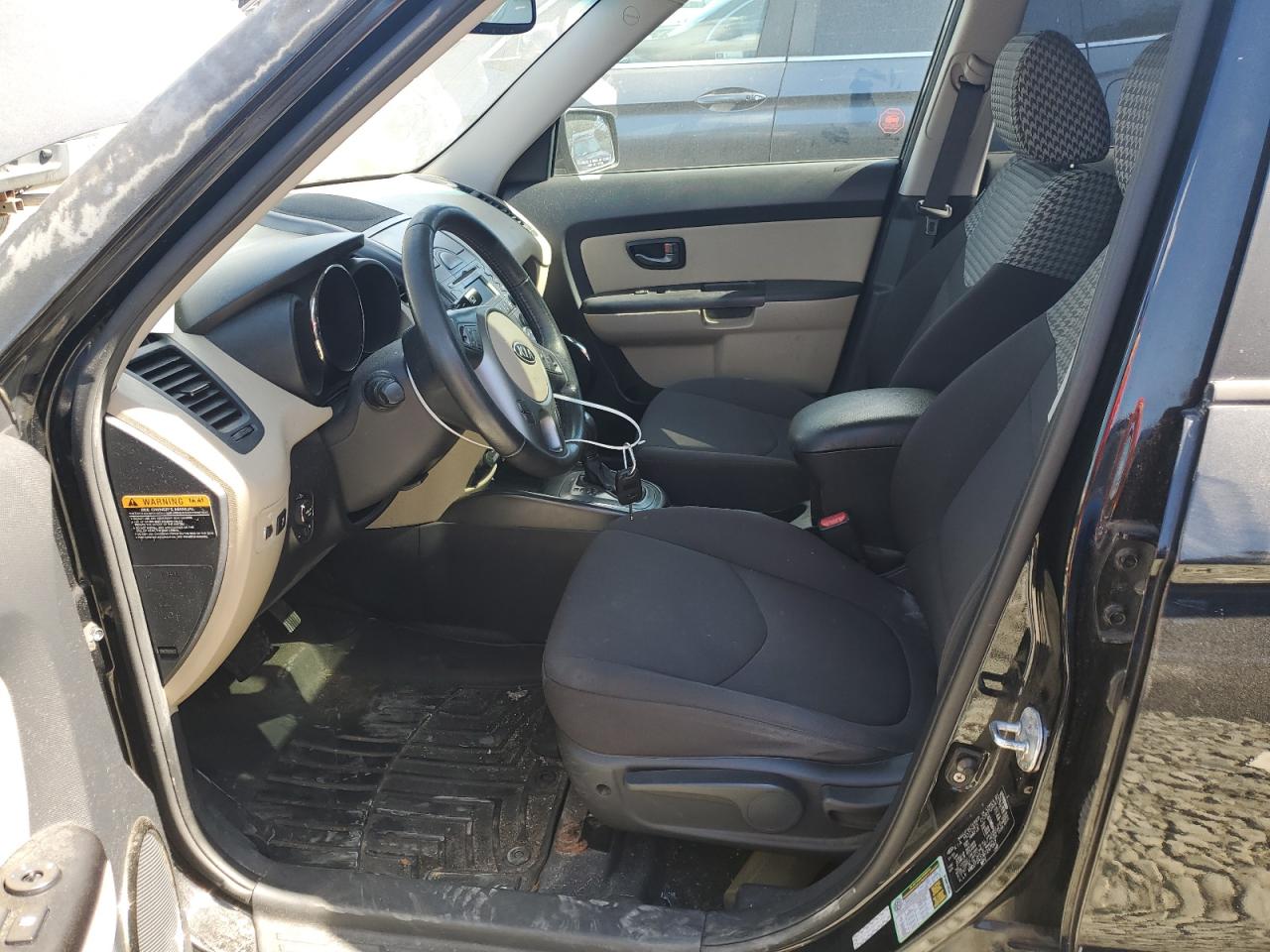 2011 Kia Soul + VIN: KNDJT2A27B7247047 Lot: 70547705