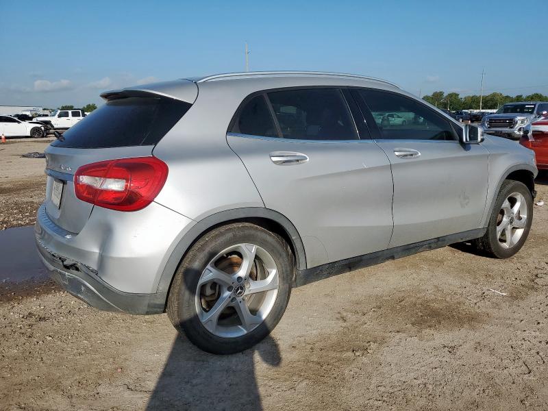  MERCEDES-BENZ GLA-CLASS 2018 Серебристый