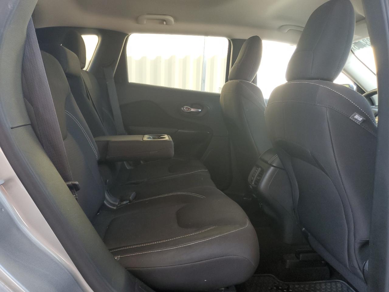 2015 Jeep Cherokee Latitude VIN: 1C4PJMCB7FW541665 Lot: 68533465