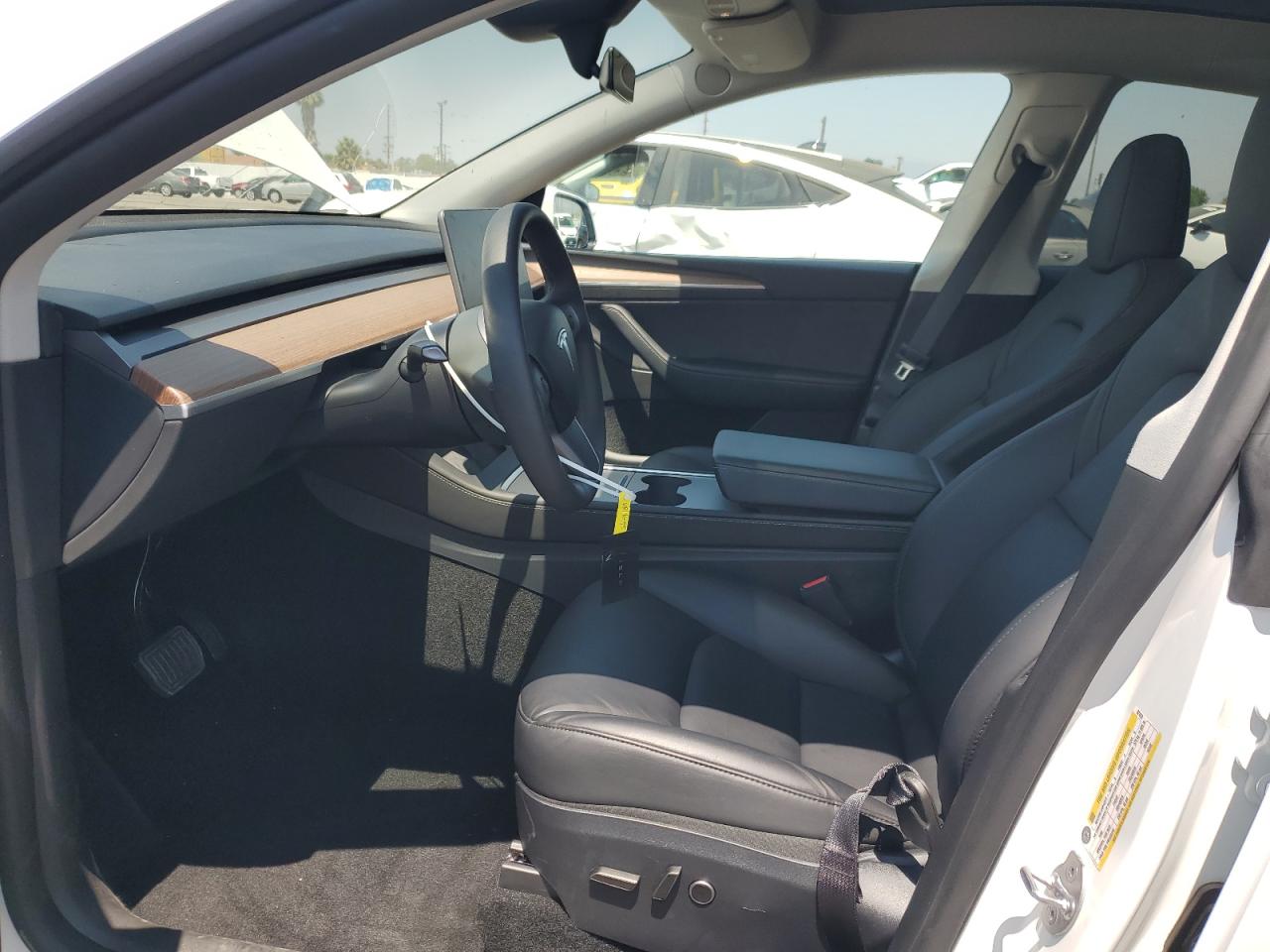 2025 Tesla Model Y VIN: 7SAYGDED7SF321638 Lot: 68146495