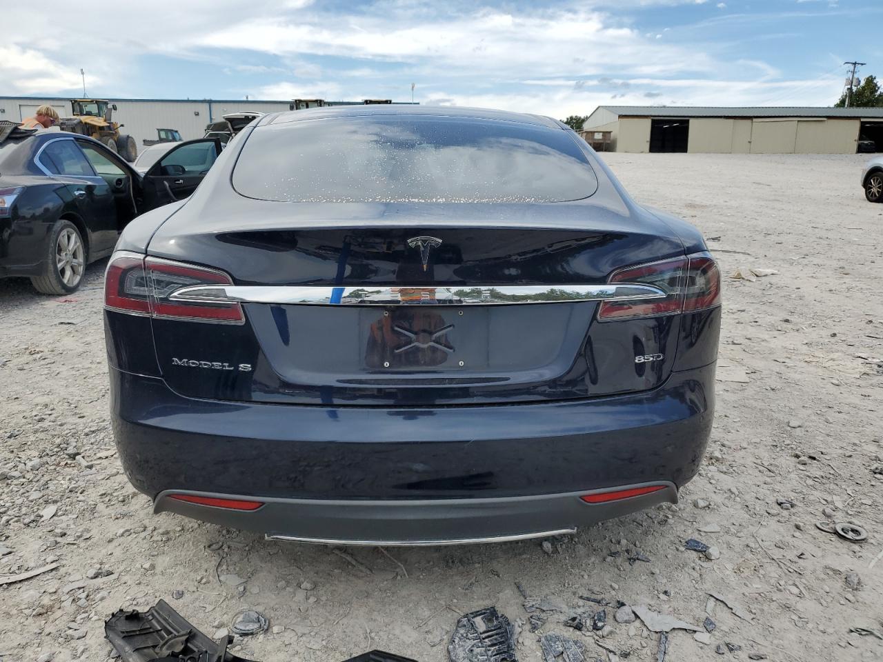 2015 Tesla Model S 85D VIN: 5YJSA1H27FF086645 Lot: 69356425