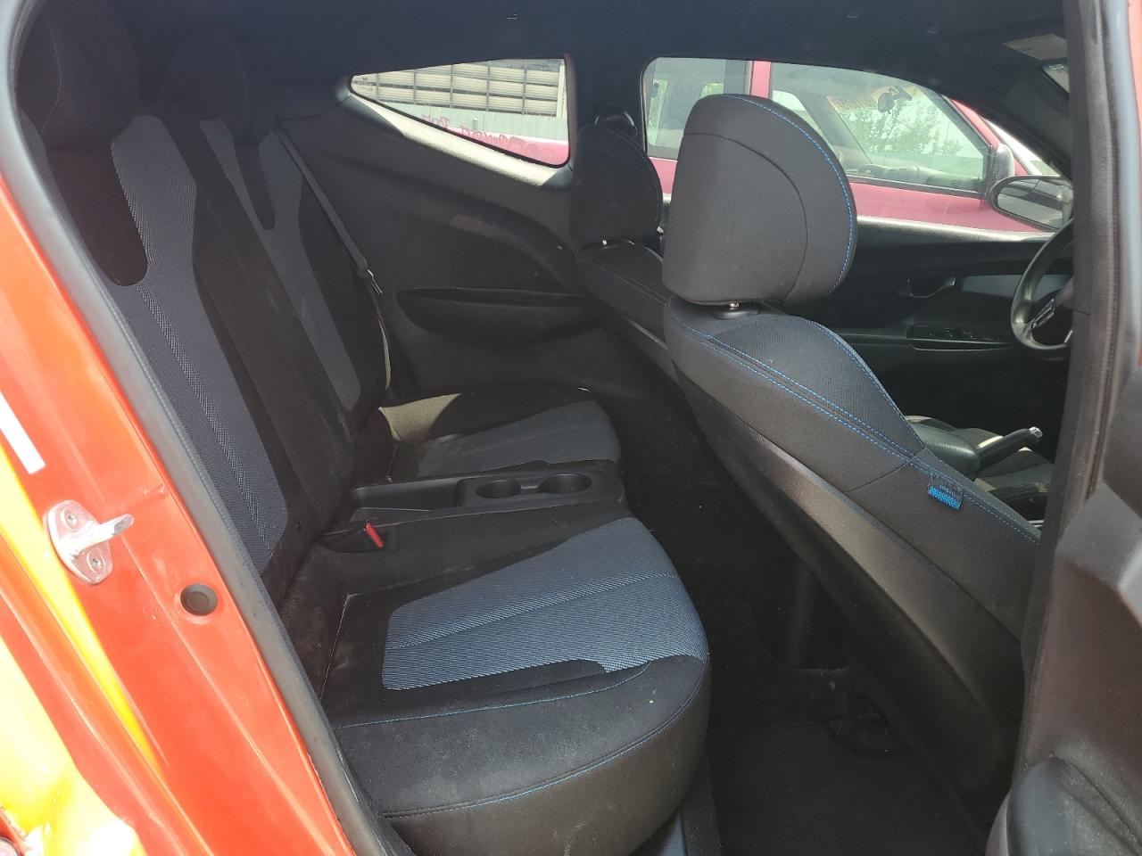 2019 Hyundai Veloster Base VIN: KMHTG6AFXKU011559 Lot: 67303175