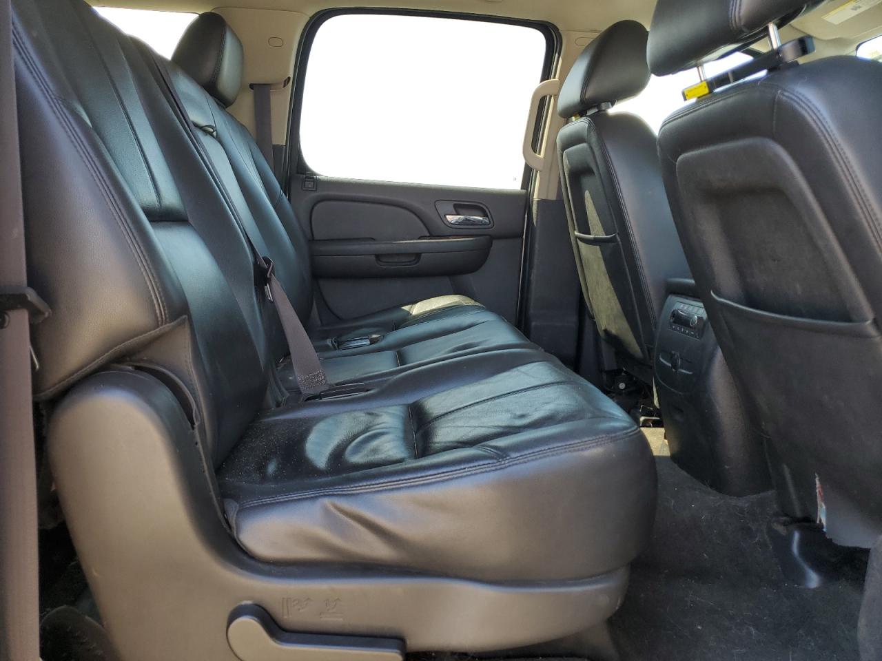 2013 Chevrolet Suburban K1500 Lt VIN: 1GNSKJE72DR356943 Lot: 69468635