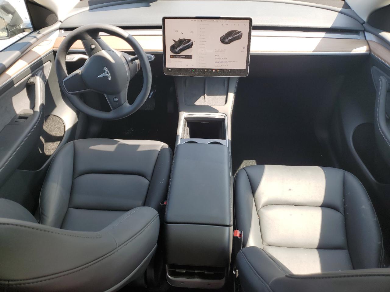 2024 Tesla Model Y VIN: 7SAYGDEE2RF154592 Lot: 68148755