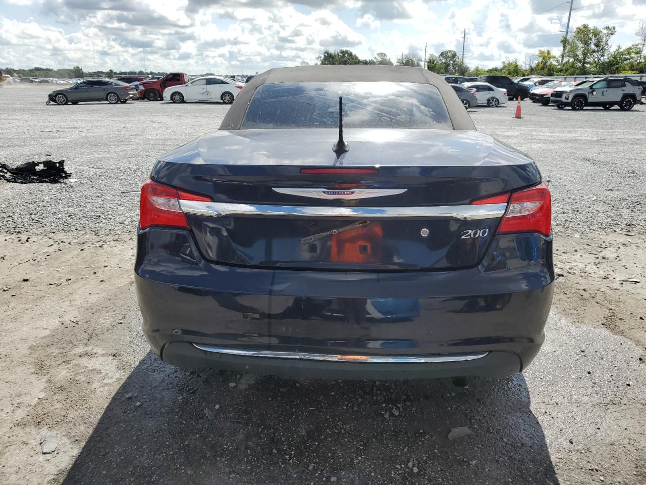 2011 Chrysler 200 Touring VIN: 1C3BC2EBXBN530265 Lot: 68931945